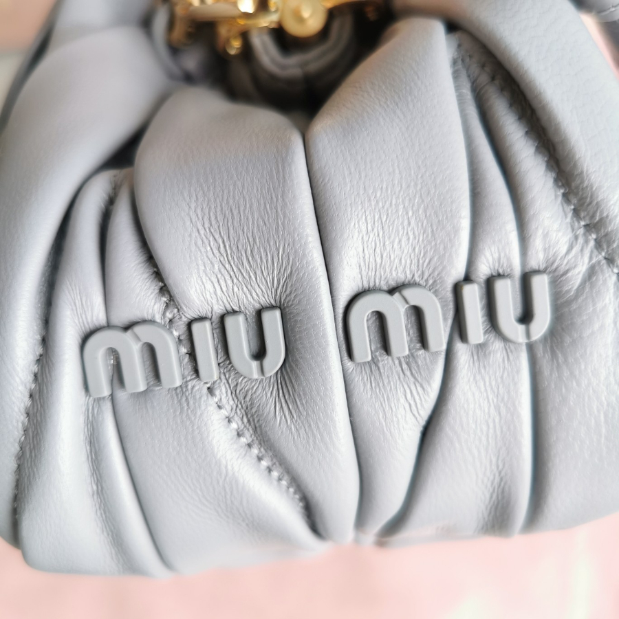 미우미우 마테라쎄 벨 나파 가죽 핸드백 27179cm 그레이8.jpg