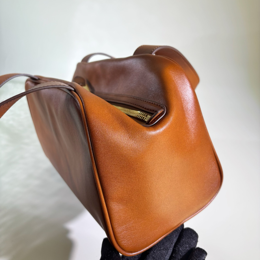 미우미우 아방츄어 소가죽 가방 5BC182 브라운08.jpg