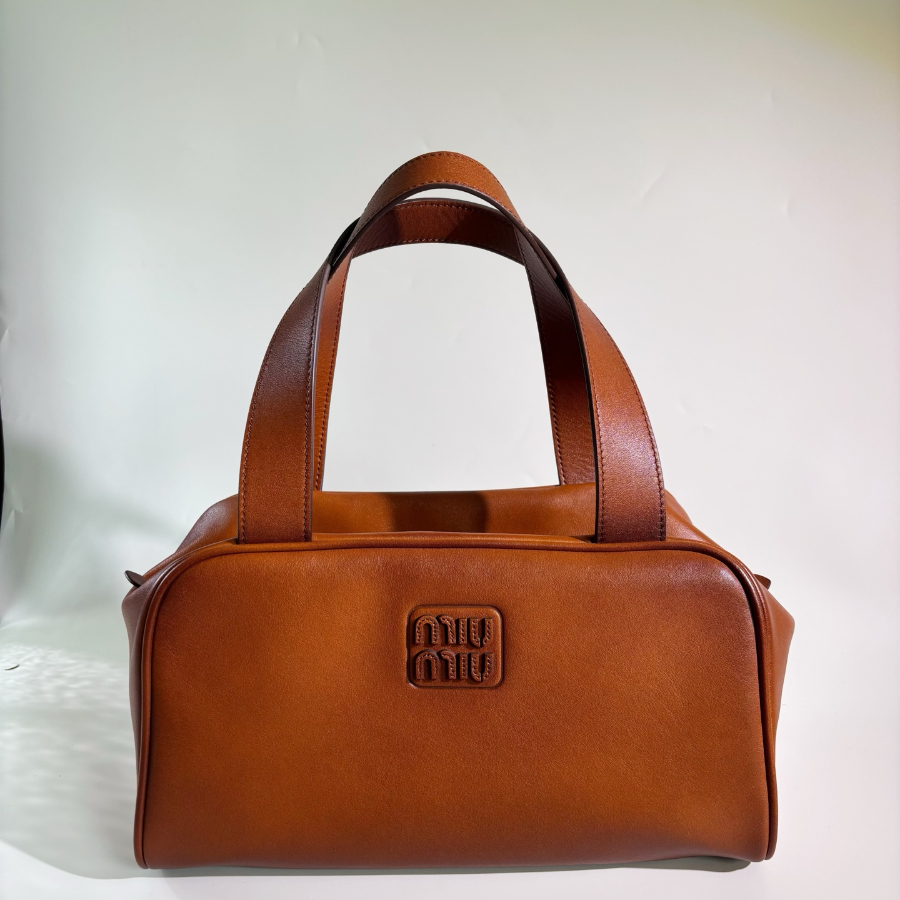 미우미우 아방츄어 소가죽 가방 5BC182 브라운01.jpg