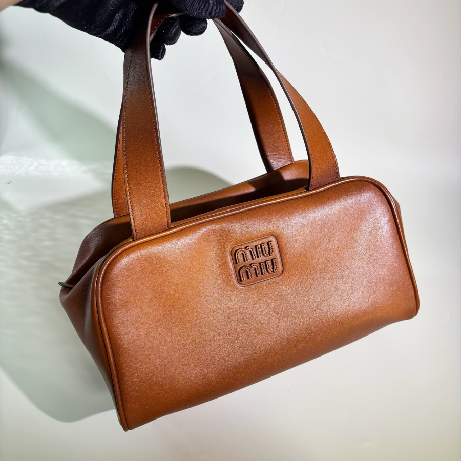 미우미우 아방츄어 소가죽 가방 5BC182 브라운02.jpg