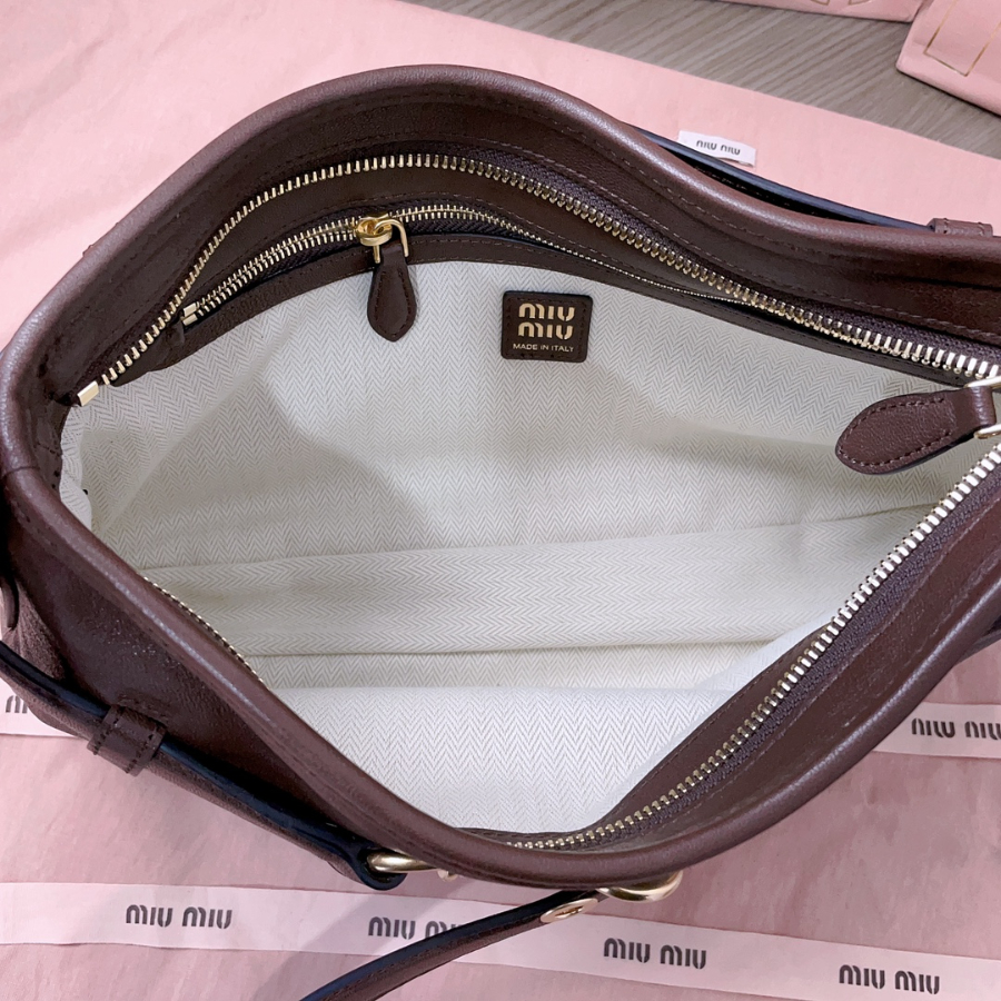 미우미우 아벙츄어 나파 레더 백 브라운 5BC182 33195cm3.jpg