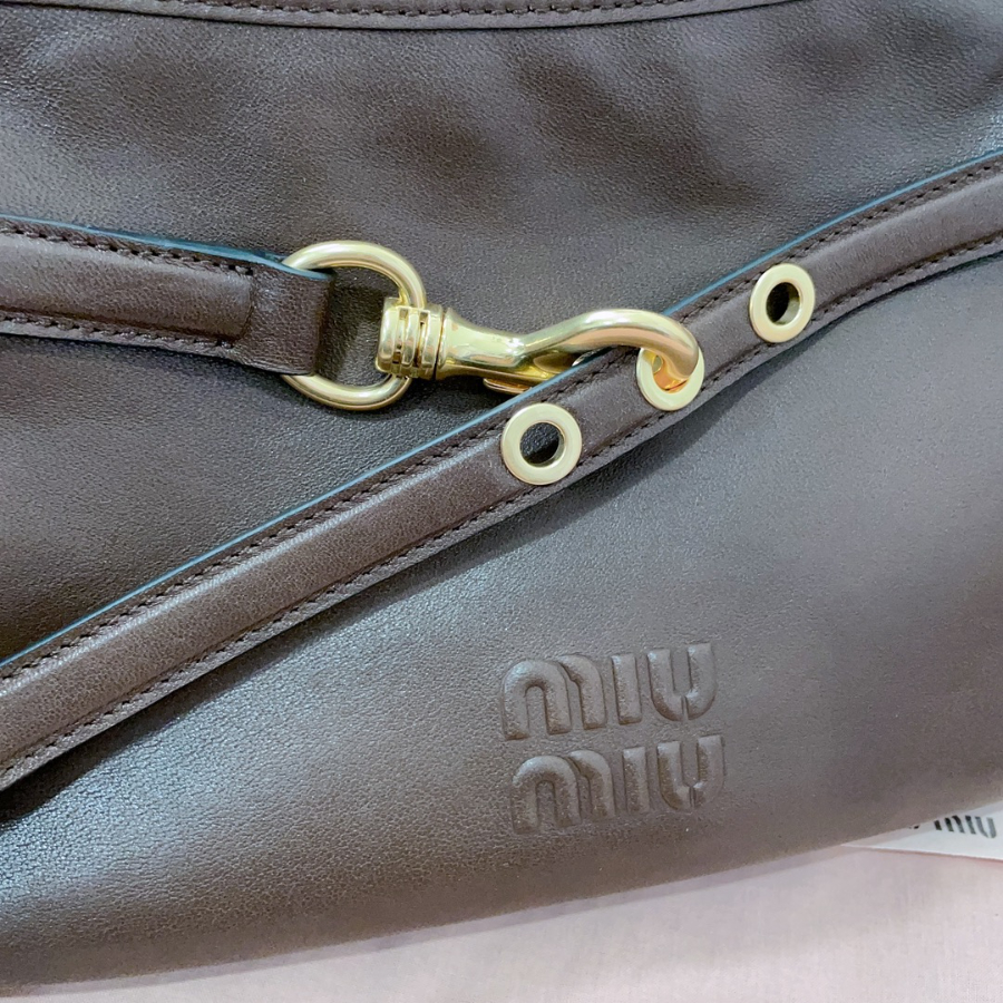 미우미우 아벙츄어 나파 레더 백 브라운 5BC182 33195cm8.jpg