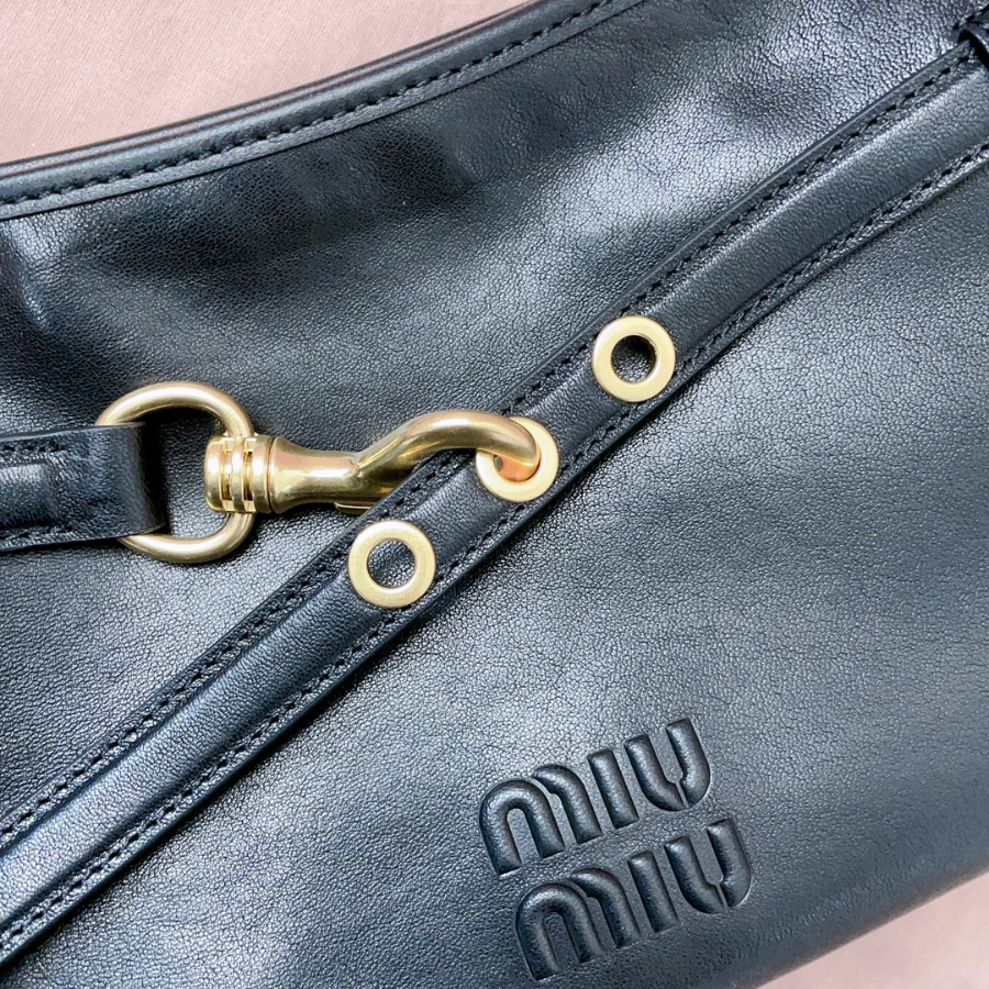미우미우 아벙츄어 나파 레더 백 블랙 5BC182 33195cm8.jpg