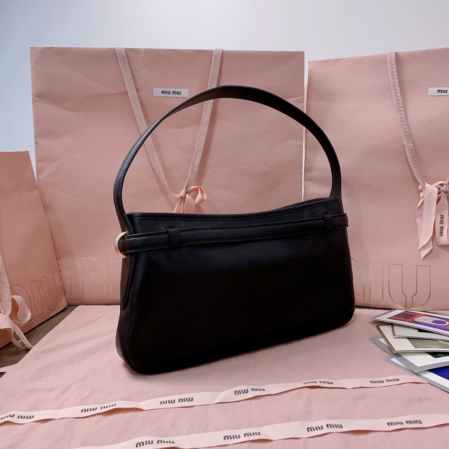 미우미우 아벙츄어 나파 레더 백 블랙 5BC182 33195cm2.jpg