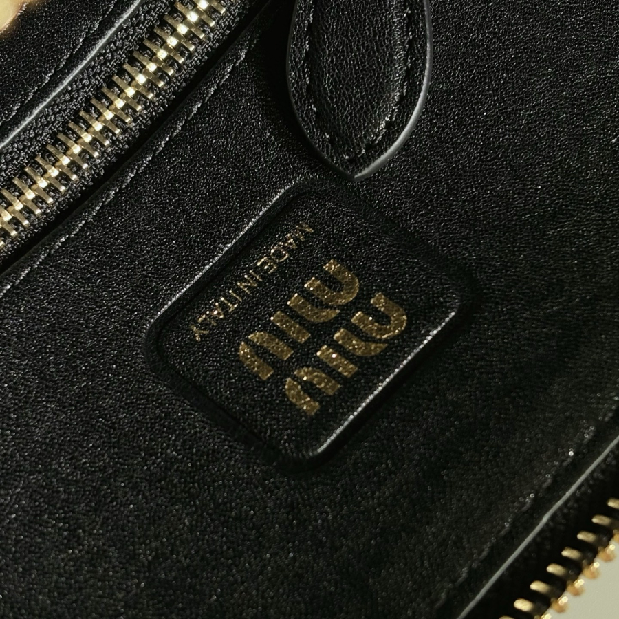 미우미우 아벙츄어 나파 레더 탑 핸들 스몰 백 블랙 5BB169 2816.510cm9.jpg