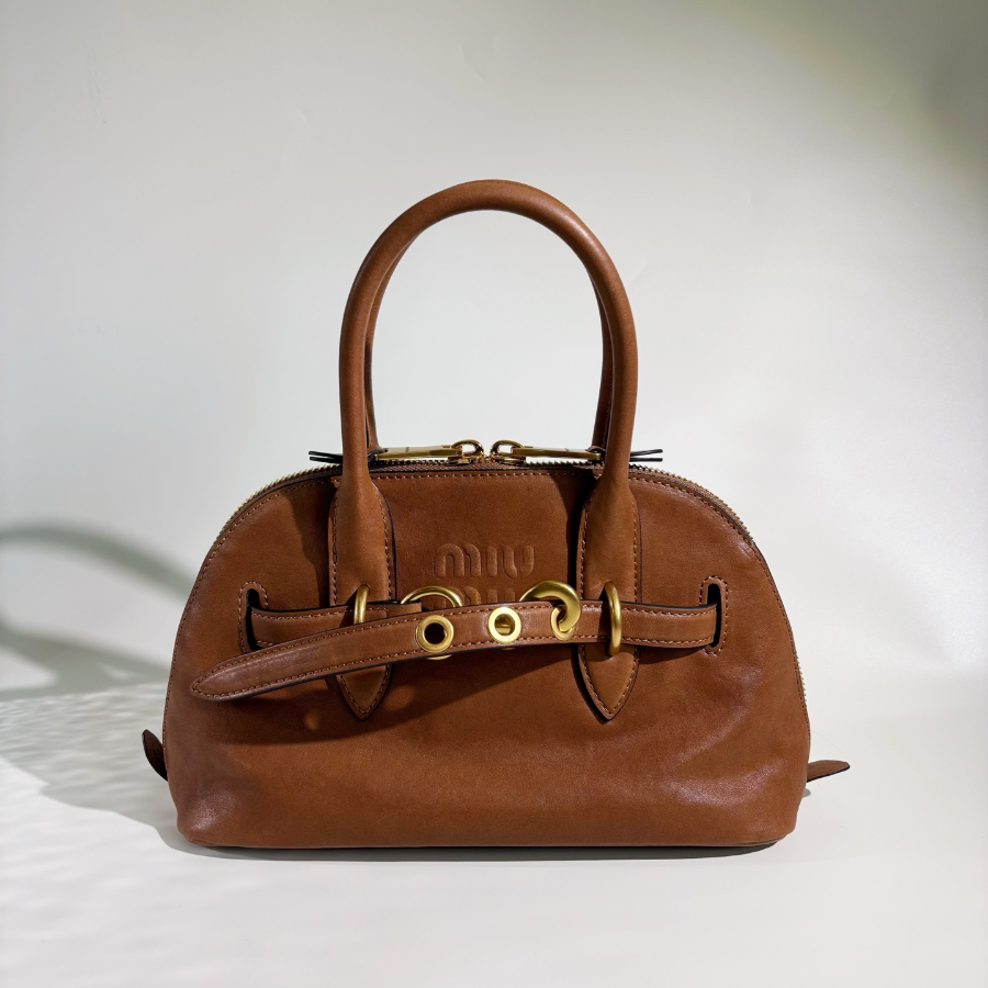 미우미우 아벙츄어 나파 레더 탑 핸들 스몰 백 오크 5BB169 2816.510cm1.jpg