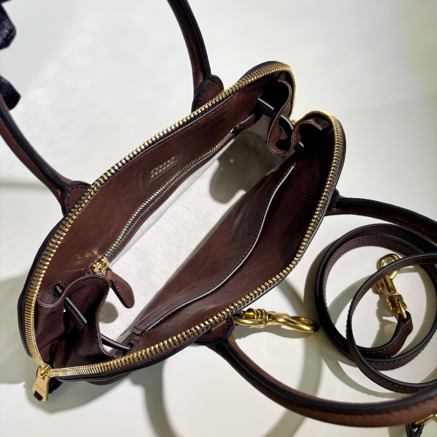 미우미우 아벙츄어 나파 레더 탑 핸들 스몰 백 와인 5BB169 2816.510cm2.jpg