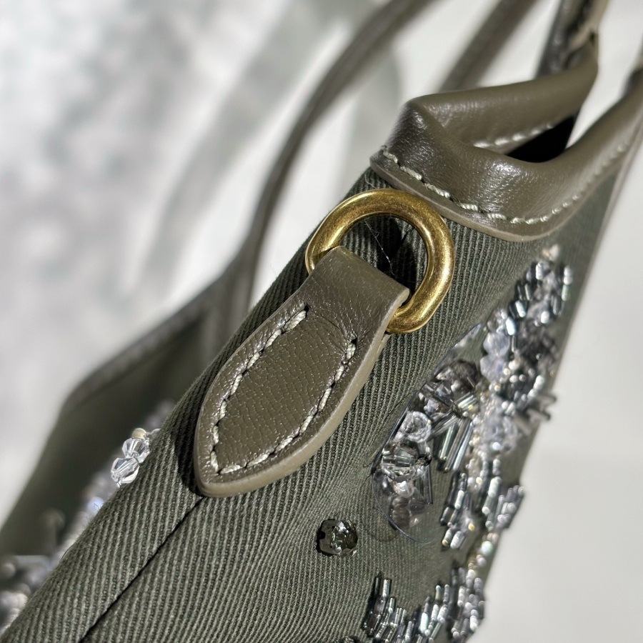 미우미우 자수 개버딘 아이비 백 군방색 5BA281 2024cm06.jpg