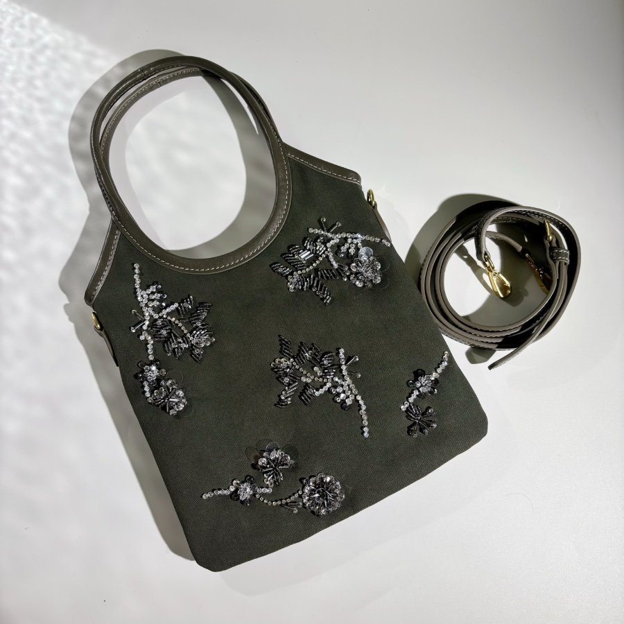 미우미우 자수 개버딘 아이비 백 군방색 5BA281 2024cm02.jpg