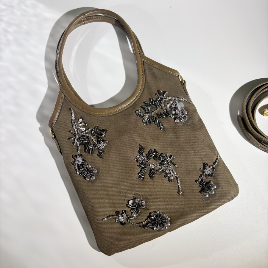 미우미우 자수 개버딘 아이비 백 올리브 그린 5BA281 2024cm1.jpg