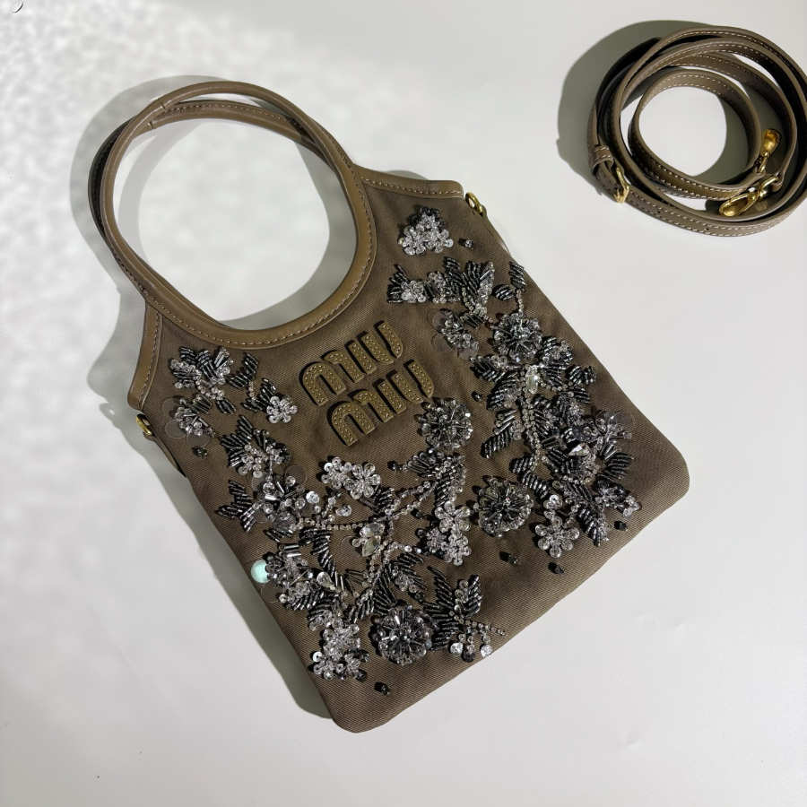 미우미우 자수 개버딘 아이비 백 올리브 그린 5BA281 2024cm2.jpg