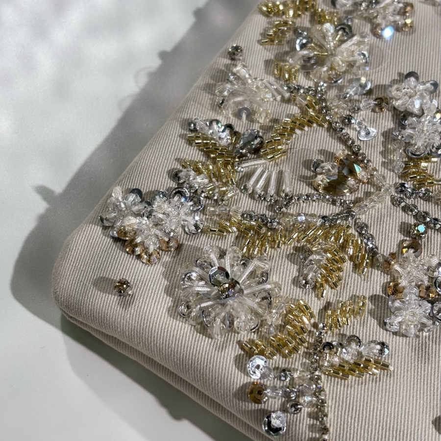 미우미우 자수 개버딘 아이비 백 초크 5BA281 2024cm09.jpg