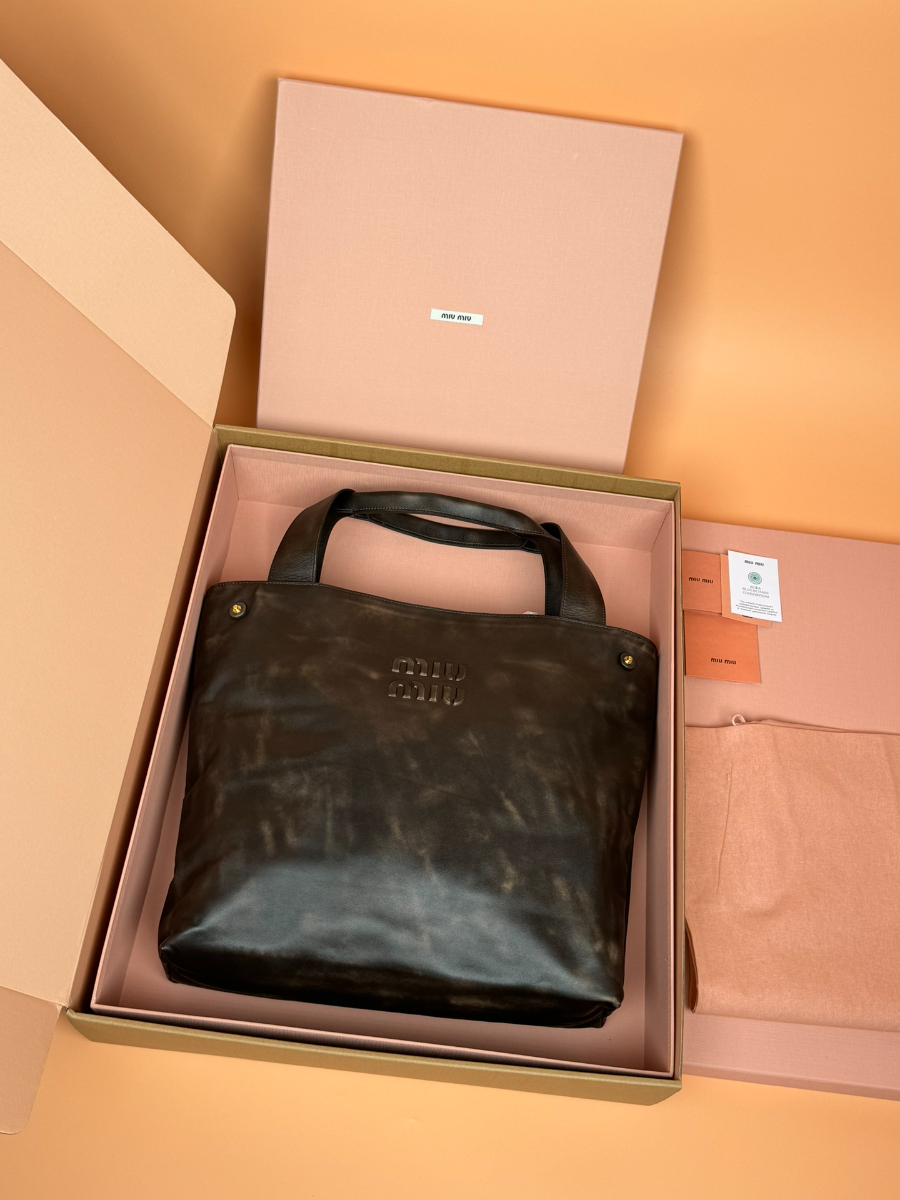 미우미우 나파 호보백 숄더백 샴브레이 로고 샌들 커피 5BC119 38.53911cm1.jpg