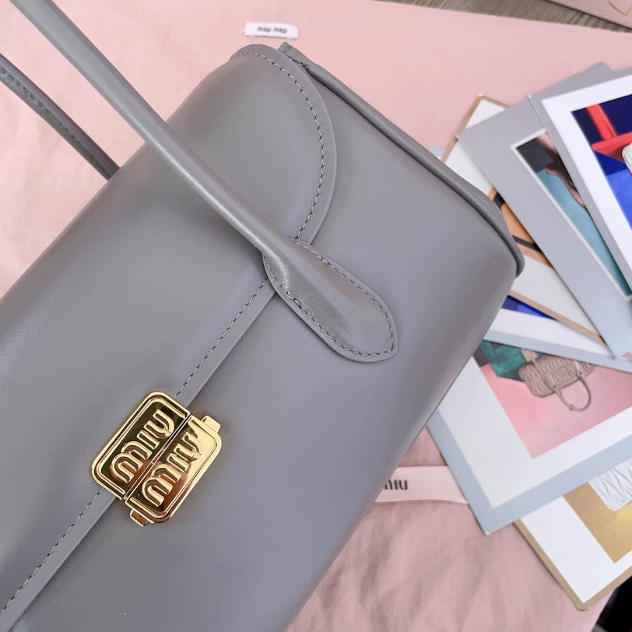 미우미우 레더 숄더백 5BD265 281511cm 그레이6.jpg