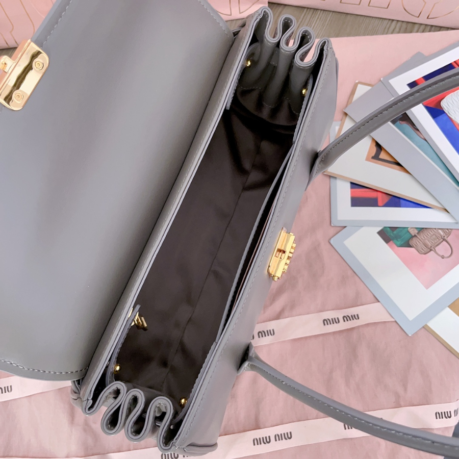 미우미우 레더 숄더백 5BD265 281511cm 그레이9.jpg