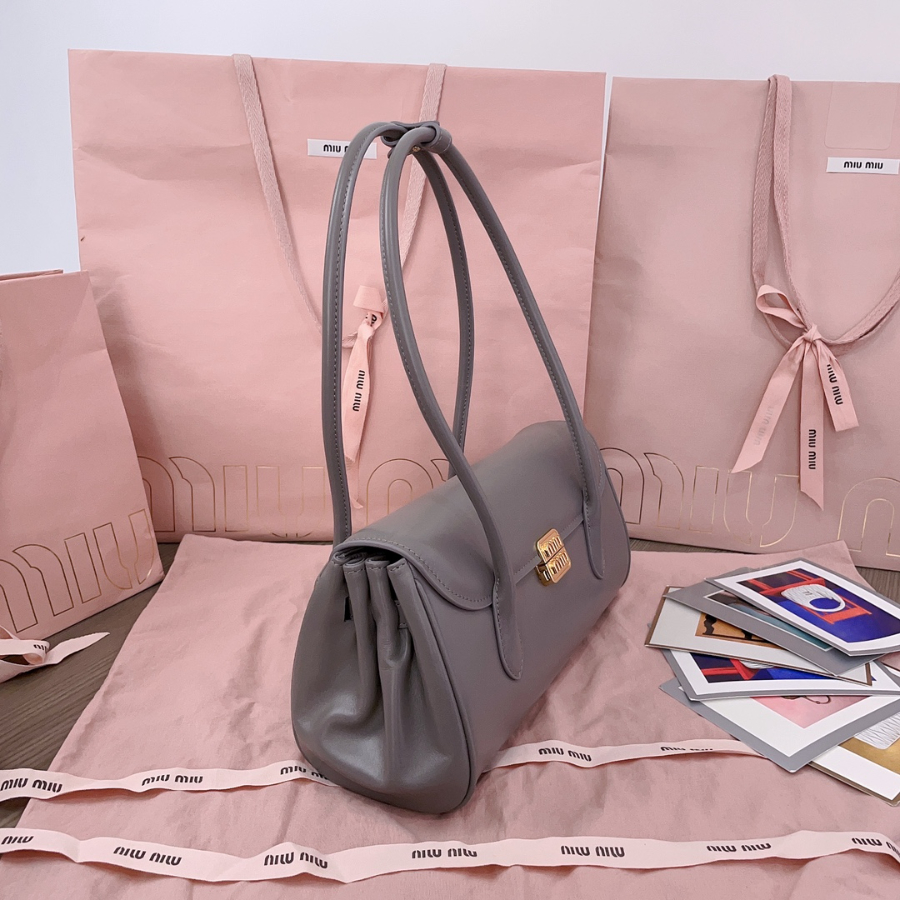 미우미우 레더 숄더백 5BD265 281511cm 그레이3.jpg
