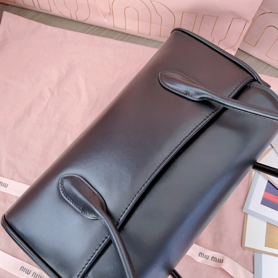 미우미우 레더 숄더백 5BD265 281511cm 블랙7.jpg