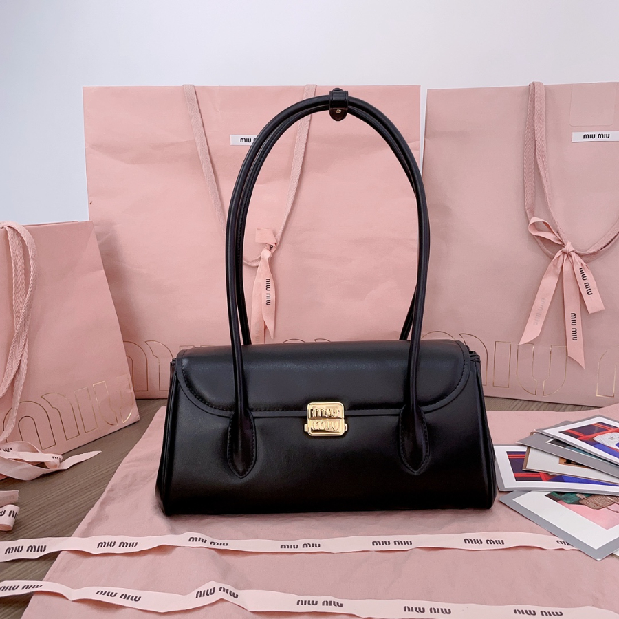 미우미우 레더 숄더백 5BD265 281511cm 블랙1.jpg