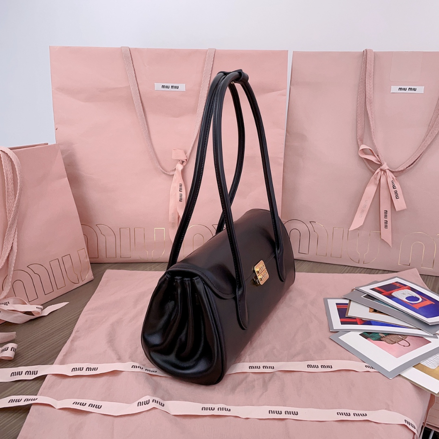 미우미우 레더 숄더백 5BD265 281511cm 블랙3.jpg