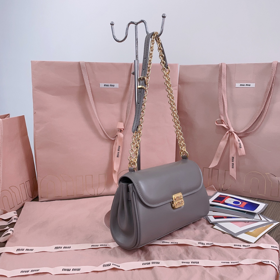 미우미우 레더 숄더백 2413.59cm 5BD266 그레이3.jpg