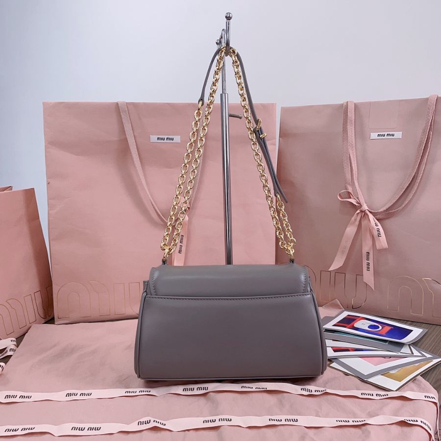 미우미우 레더 숄더백 2413.59cm 5BD266 그레이2.jpg