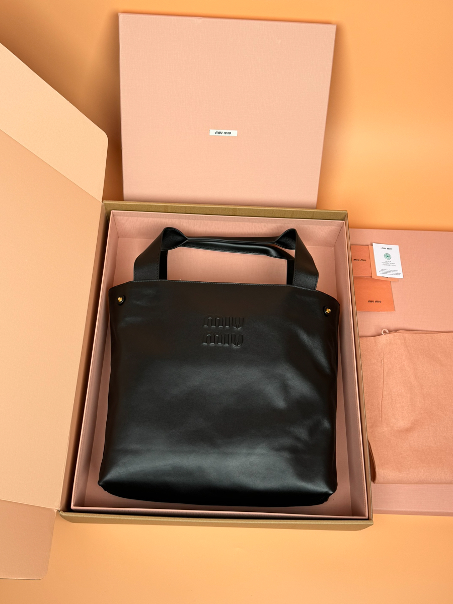 미우미우 레더 호보백 5BC119 38.53911cm 블랙1.jpg