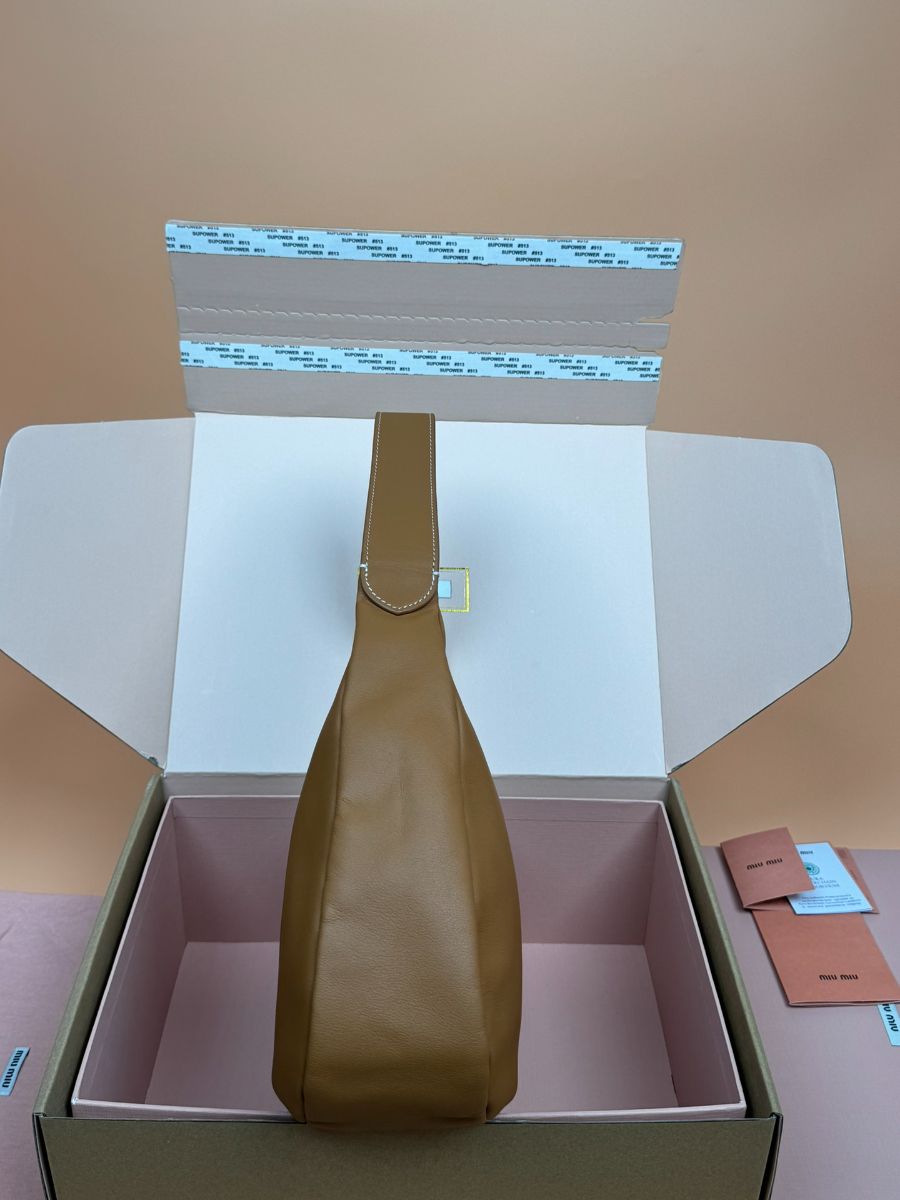 미우미우 레더 호보백 숄더백 5BP177 27279cm 카라멜5.jpg