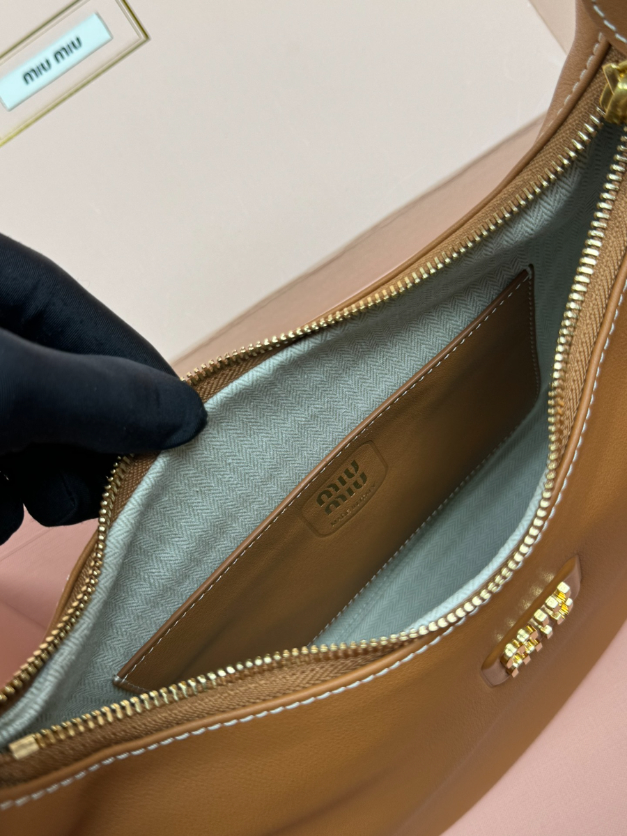 미우미우 레더 호보백 숄더백 5BP177 27279cm 카라멜8.jpg