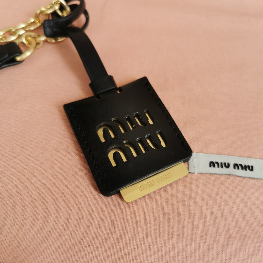 미우미우 마테라쎄 나파 가죽 미니백 5BP0 18105cm 블랙8.jpg