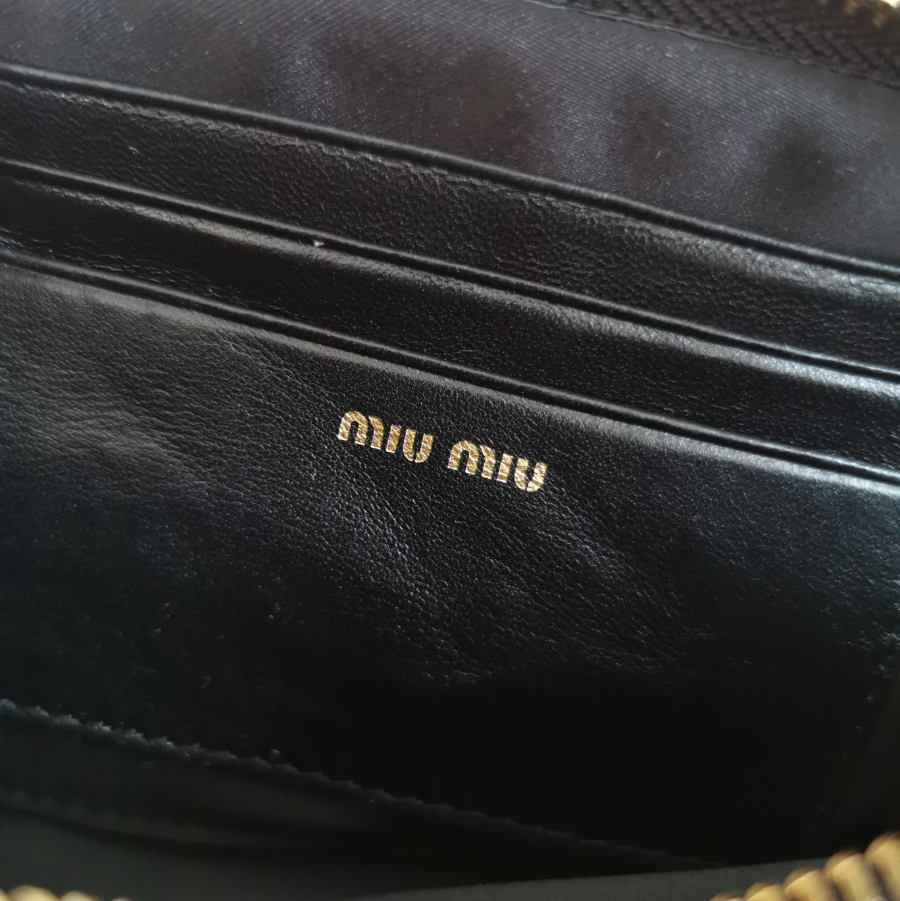 미우미우 마테라쎄 나파 가죽 미니백 5BP0 18105cm 블랙9.jpg