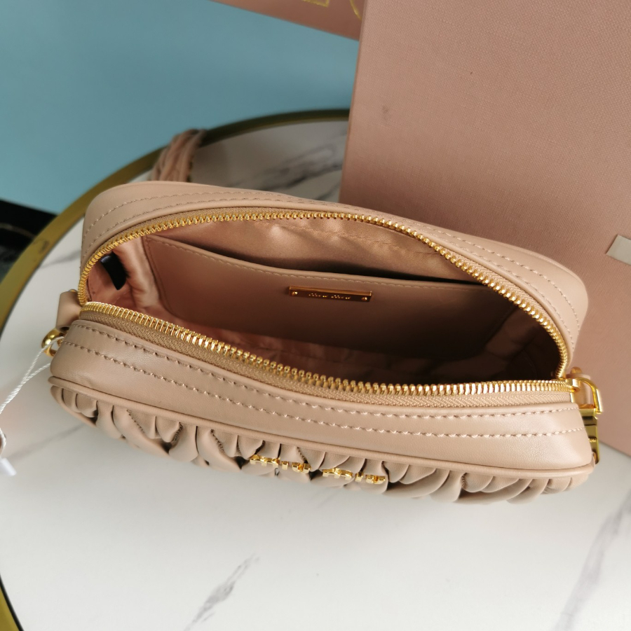 미우미우 마테라쎄 나파 가죽 숄더백 5BH118B 20135.5cm 누드5.jpg