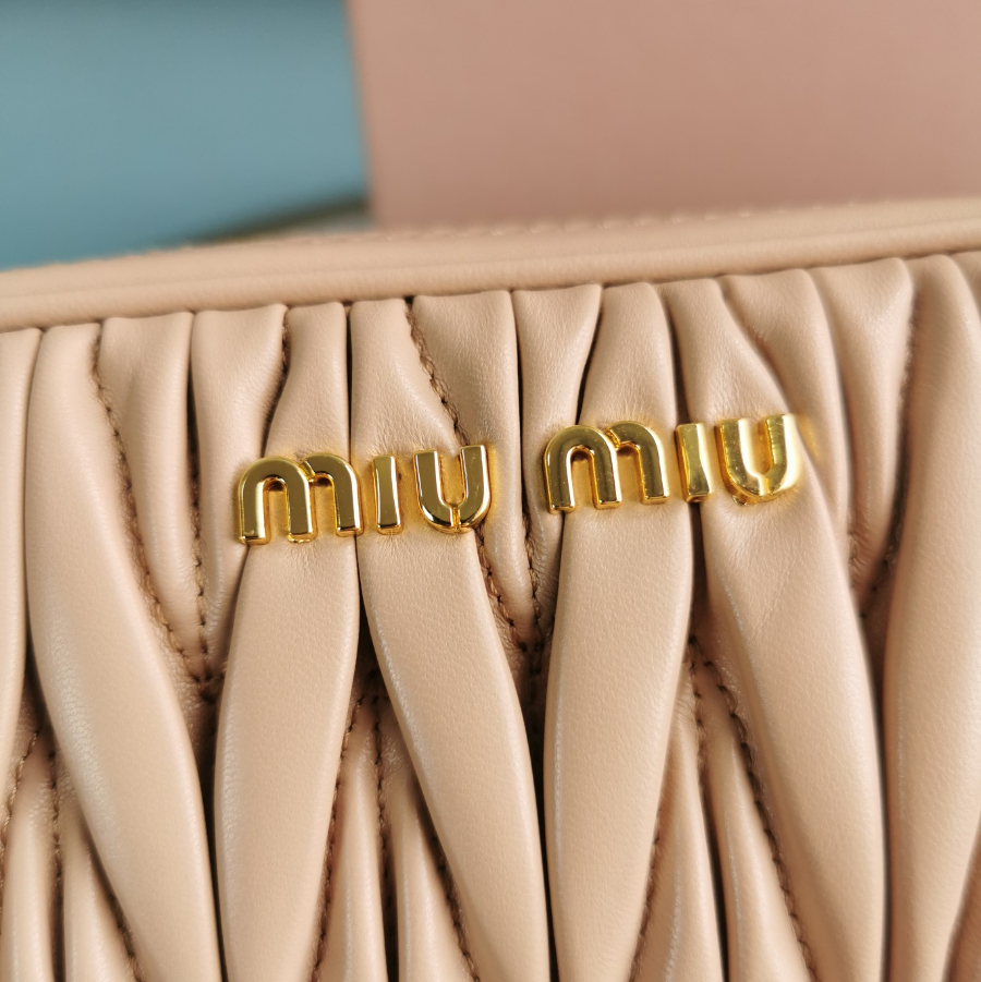 미우미우 마테라쎄 나파 가죽 숄더백 5BH118B 20135.5cm 누드7.jpg