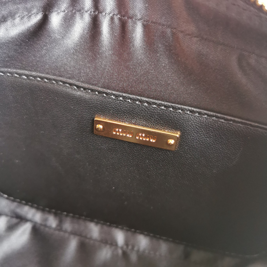 미우미우 마테라쎄 나파 가죽 숄더백 5BH118B 20135.5cm 블랙8.jpg