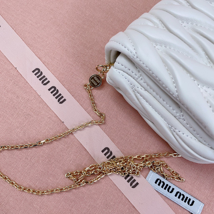 미우미우 마테라쎄 나파 레더 미니백 5BP086 189.54cm 화이트7.jpg