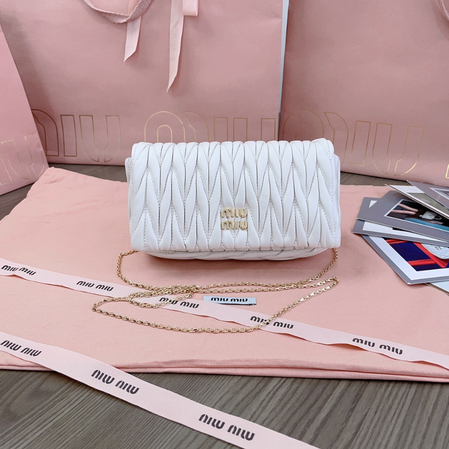 미우미우 마테라쎄 나파 레더 미니백 5BP086 189.54cm 화이트1.jpg