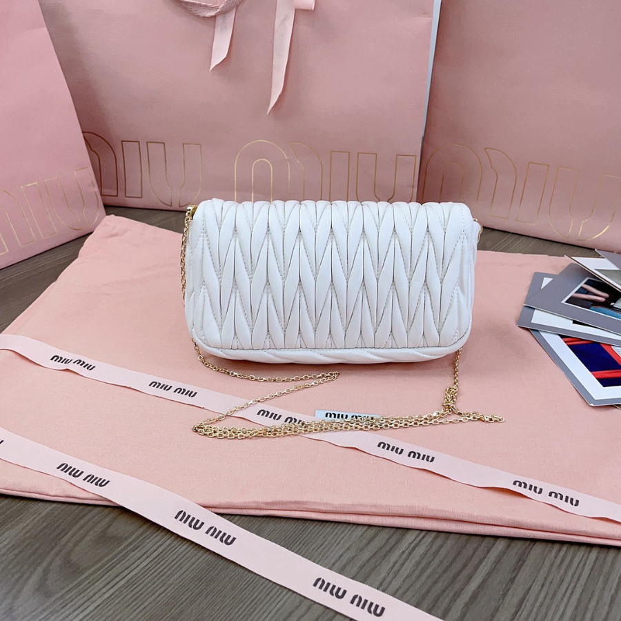 미우미우 마테라쎄 나파 레더 미니백 5BP086 189.54cm 화이트2.jpg