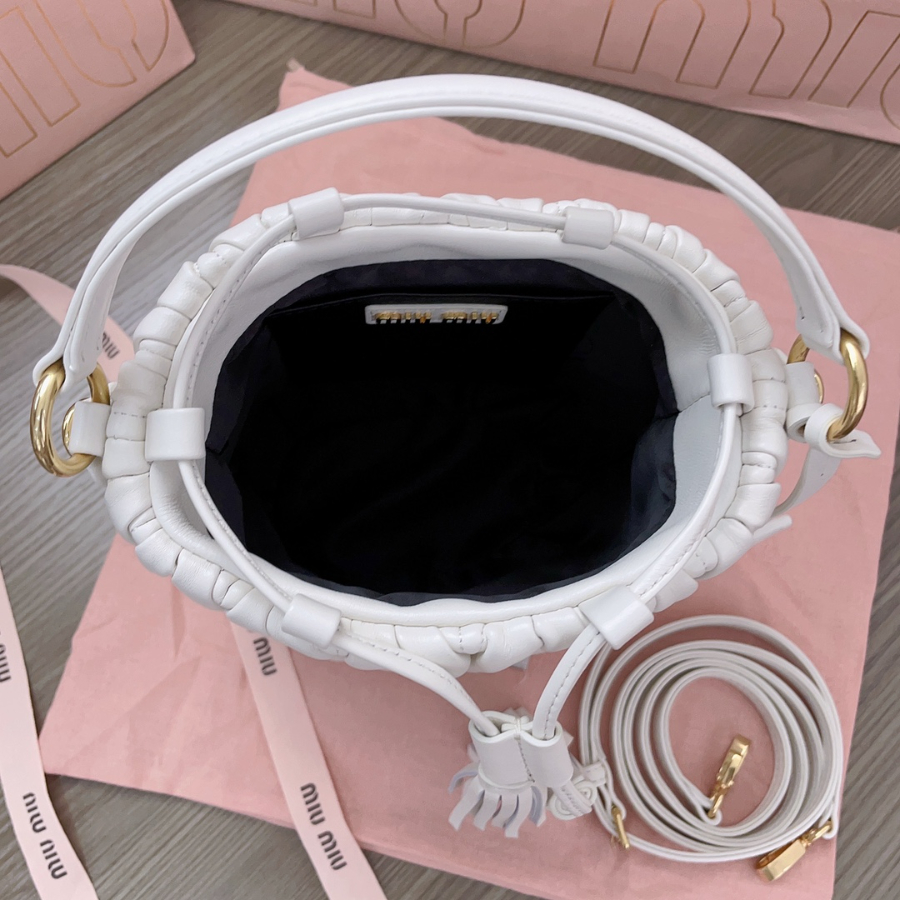 미우미우 마테라쎄 나파 버킷백 5BE085 화이트 171510cm9.jpg