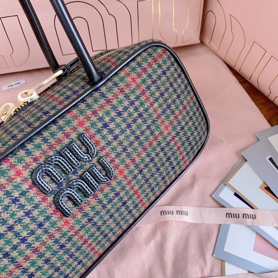 미우미우 캔버스 앤 레더 보 백 하운드투스 블랙 28129cm 5BB1478.jpg