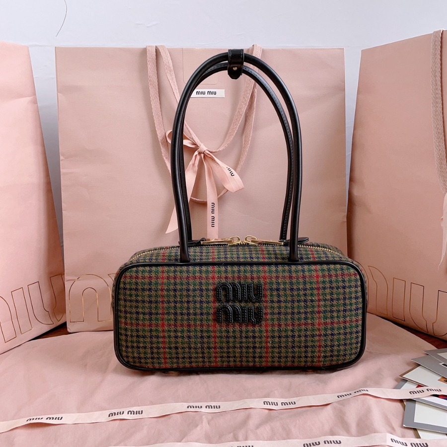 미우미우 캔버스 앤 레더 보 백 하운드투스 블랙 28129cm 5BB1471.jpg