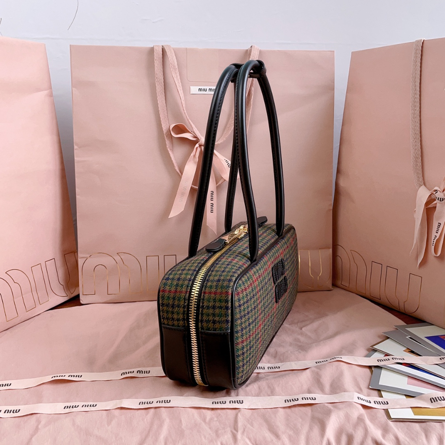 미우미우 캔버스 앤 레더 보 백 하운드투스 블랙 28129cm 5BB1473.jpg