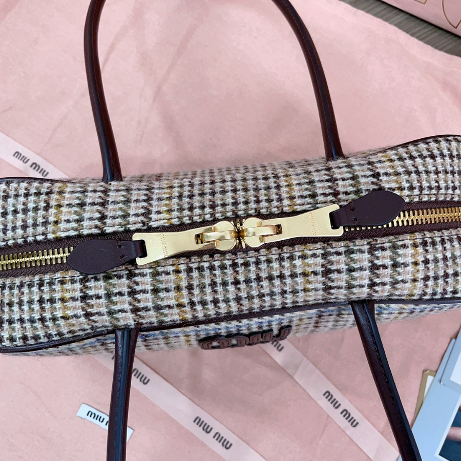 미우미우 캔버스 앤 레더 보 백 하운드투스 초콜릿 28129cm 5BB1476.jpg