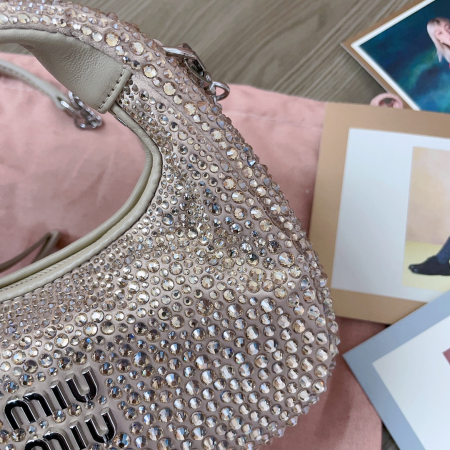 미우미우 큐빅 호보 미니백 5BP078 밀크티 17106cm7.jpg