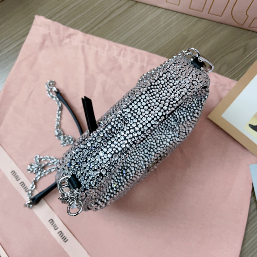 미우미우 큐빅 호보 미니백 5BP078 블랙 17106cm6.jpg