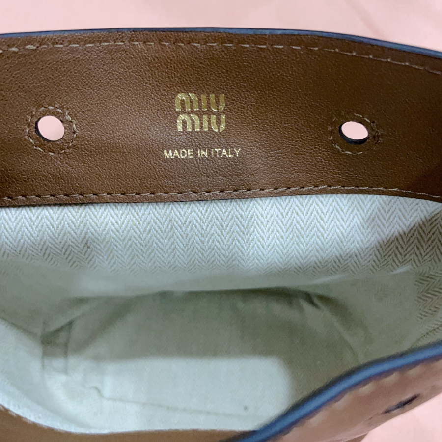 미우미우 나파 가죽 미니 백 5NF460 17146cm 브라운9.jpg
