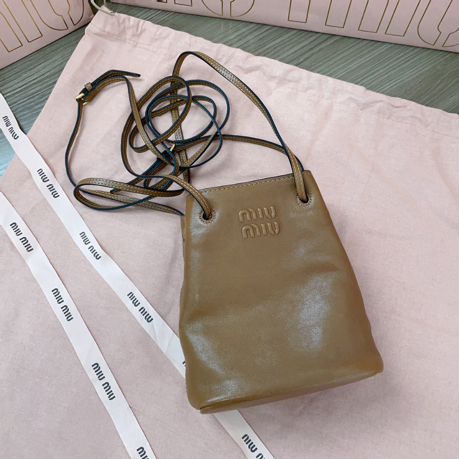 미우미우 나파 가죽 미니 백 5NF460 17146cm 브라운5.jpg