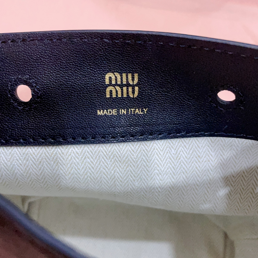 미우미우 나파 가죽 미니 백 5NF460 17146cm 블랙9.jpg