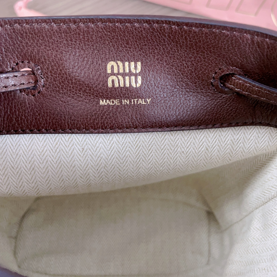 미우미우 나파 가죽 미니 백 5NF460 17146cm 초콜릿9.jpg