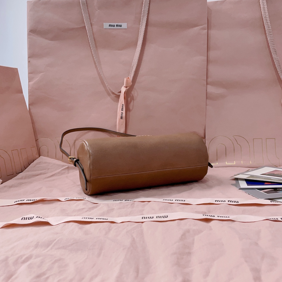 미우미우 나파 가죽 파우치 2299cm 5NE851 브라운6.jpg