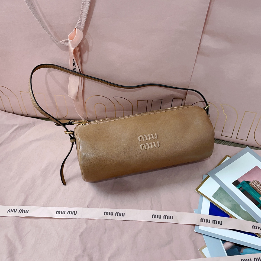 미우미우 나파 가죽 파우치 2299cm 5NE851 브라운4.jpg