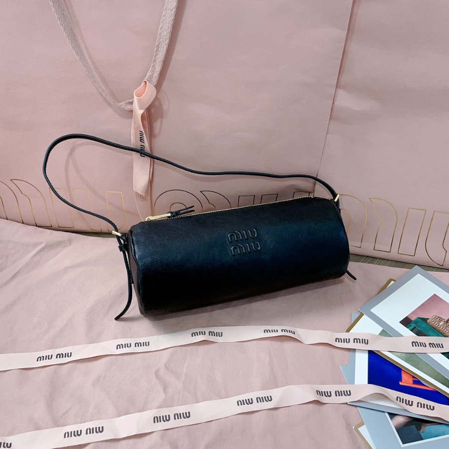 미우미우 나파 가죽 파우치 2299cm 5NE851 블랙2.jpg